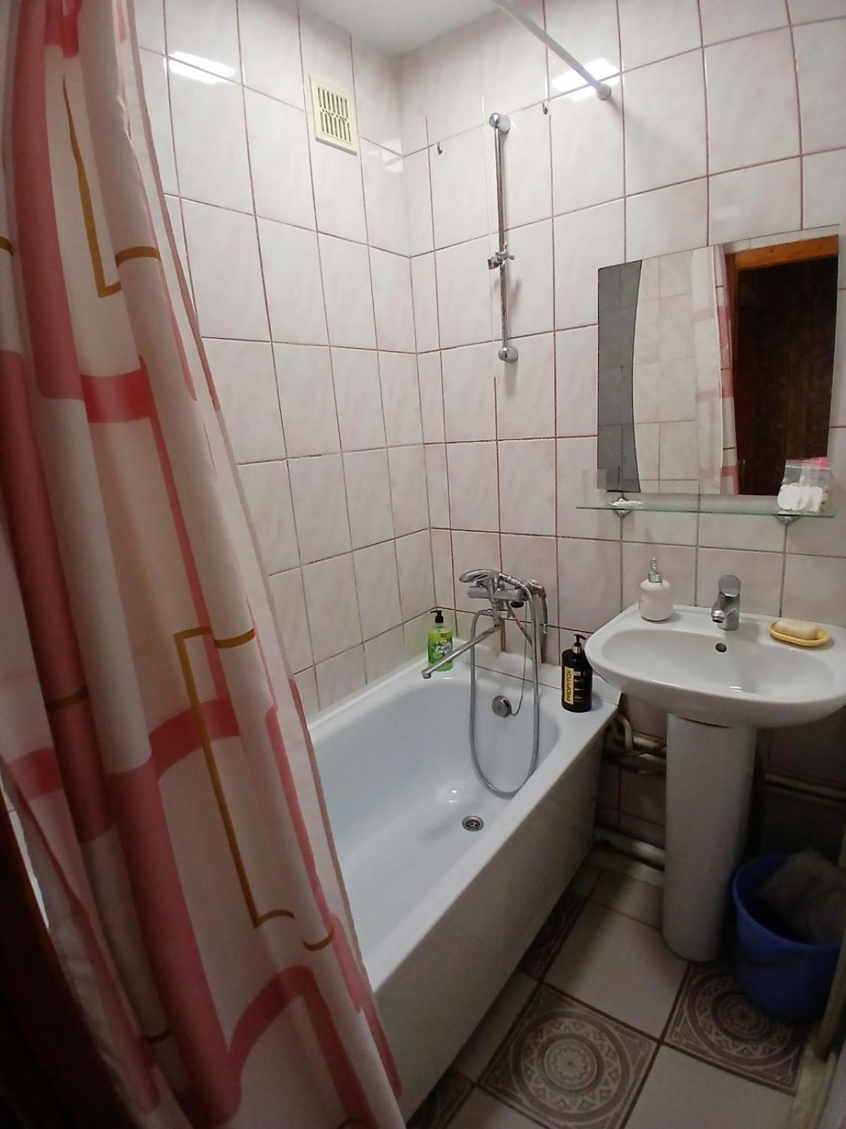 Квартира Біля Залізничного Вокзалу Vinnytsja Buitenkant foto